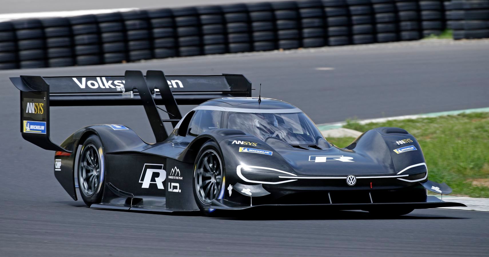 Volkswagen I.D.R Checkout This Insane Electric Race Car