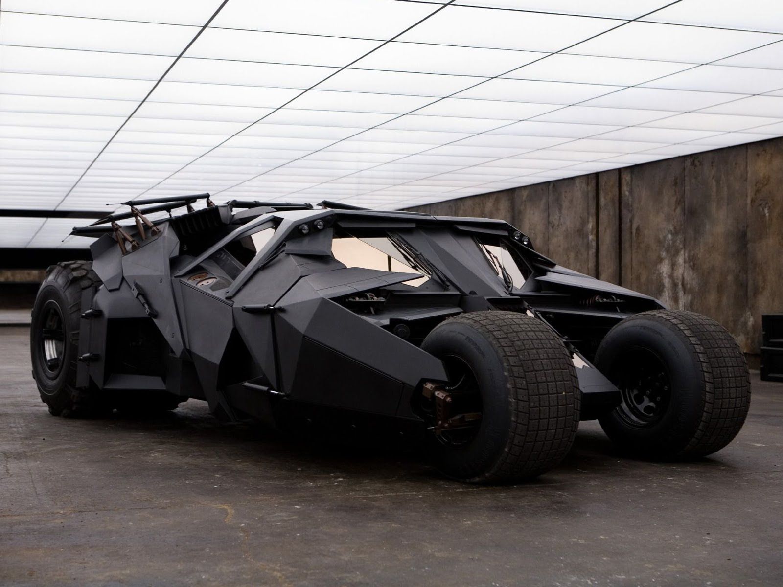 15 Insane Superhero Cars That Fans Urged Were Factual