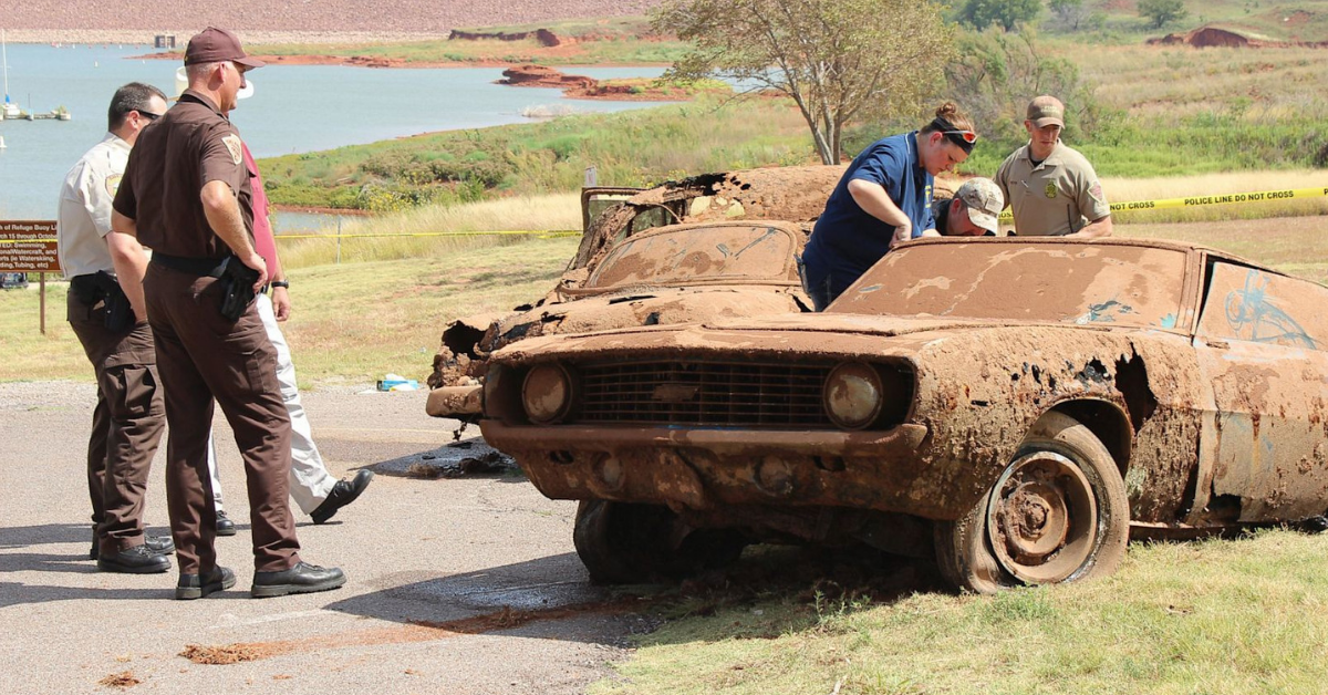 20 Photos Of Cars That Were Buried Underground Hotcars