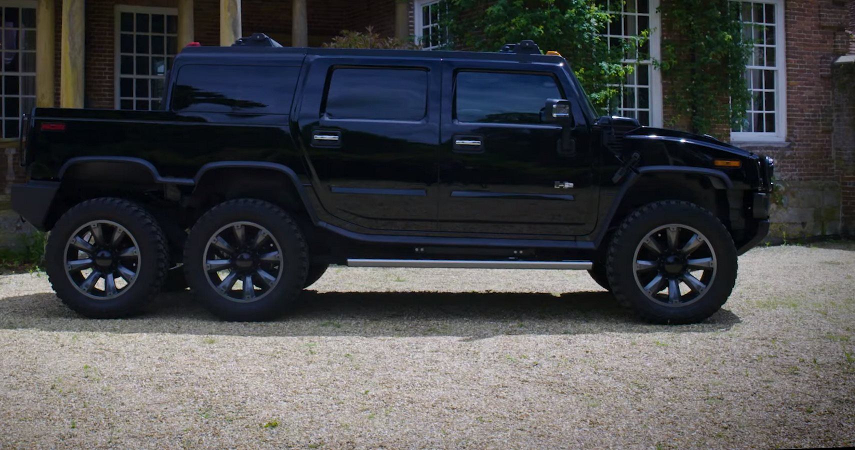 6x6 Hummer Is Both An SUV  And Pickup Truck  In One Insane 