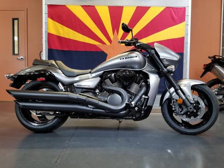 https://static3.hotcarsimages.com/wordpress/wp-content/uploads/2020/08/2020-Suzuki-Boulevard-M109R-B.O.S.S-3.65-sec-via-RideNow-Powersports-Chandler.jpg?q=50&fit=crop&w=740&h=555