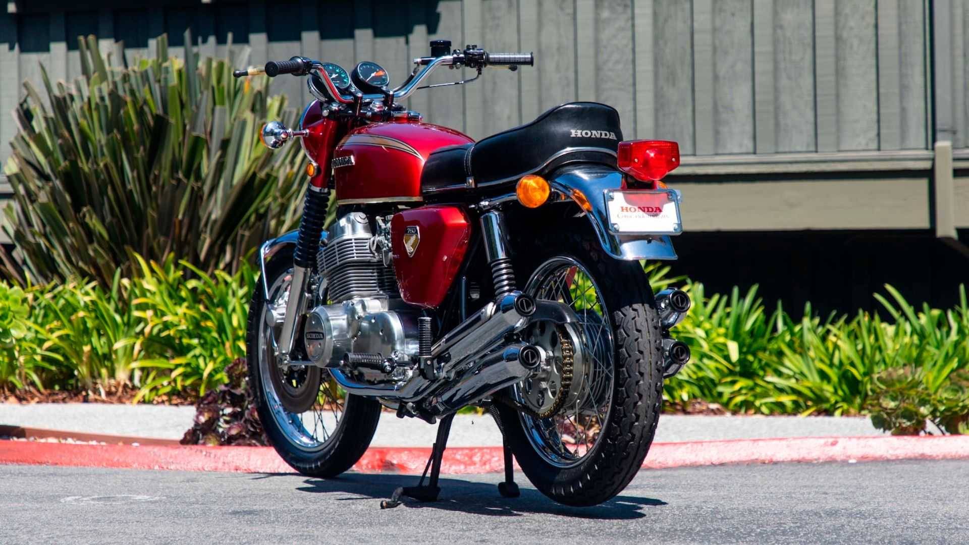 1969 Honda CB750 Fire bak