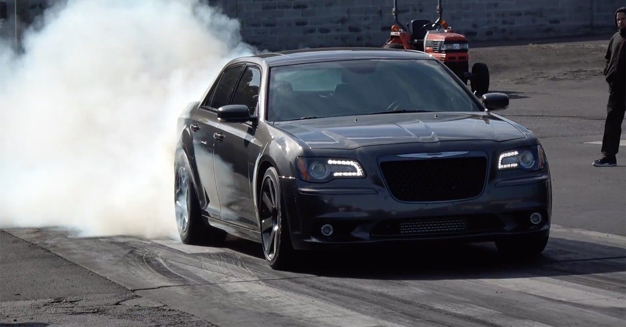Here S Why The Chrysler 300 Srt8 Was Discontinued Hotcars